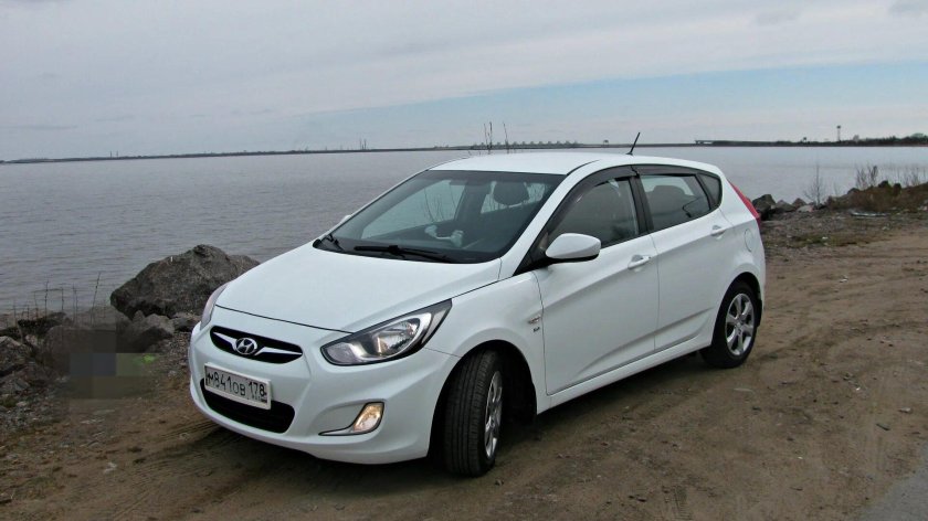 Hyundai Solaris 2012 хэтчбек