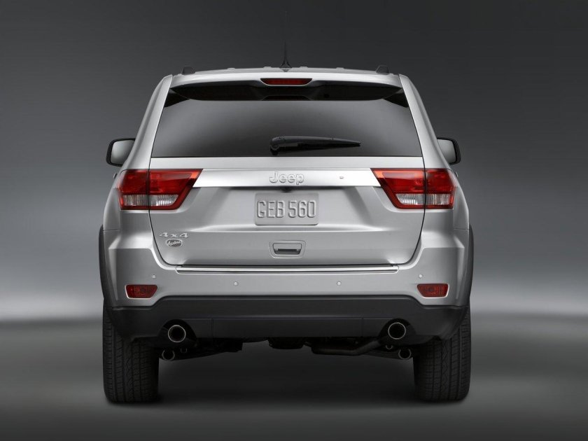 Jeep Grand Cherokee зад