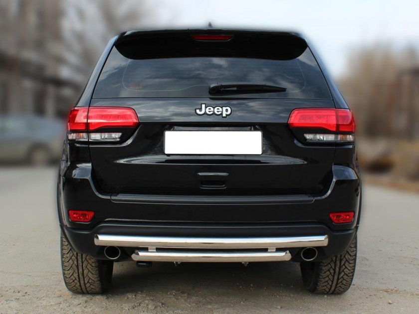 Jeep Grand Cherokee сзади