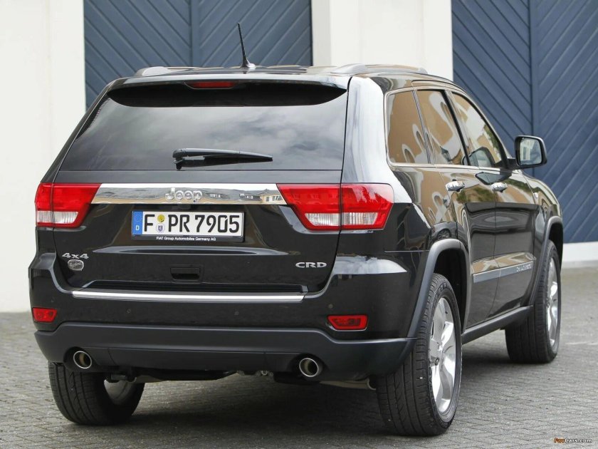 Jeep Grand Cherokee wk2 сзади