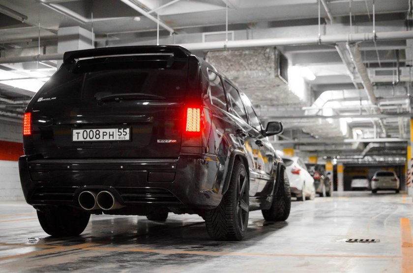 Jeep Grand Cherokee srt8