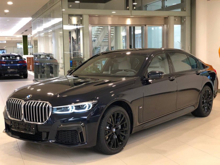 BMW 7 g12 Black