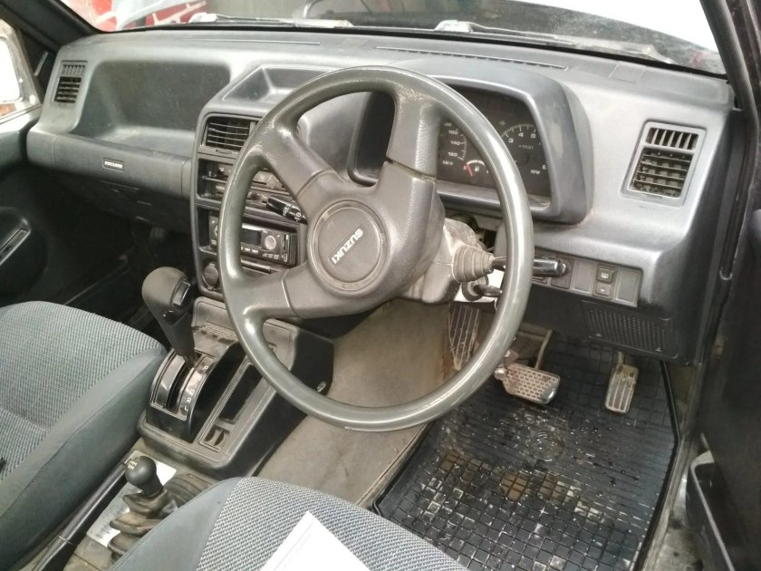 Сузуки эскудо 1 поколение салон