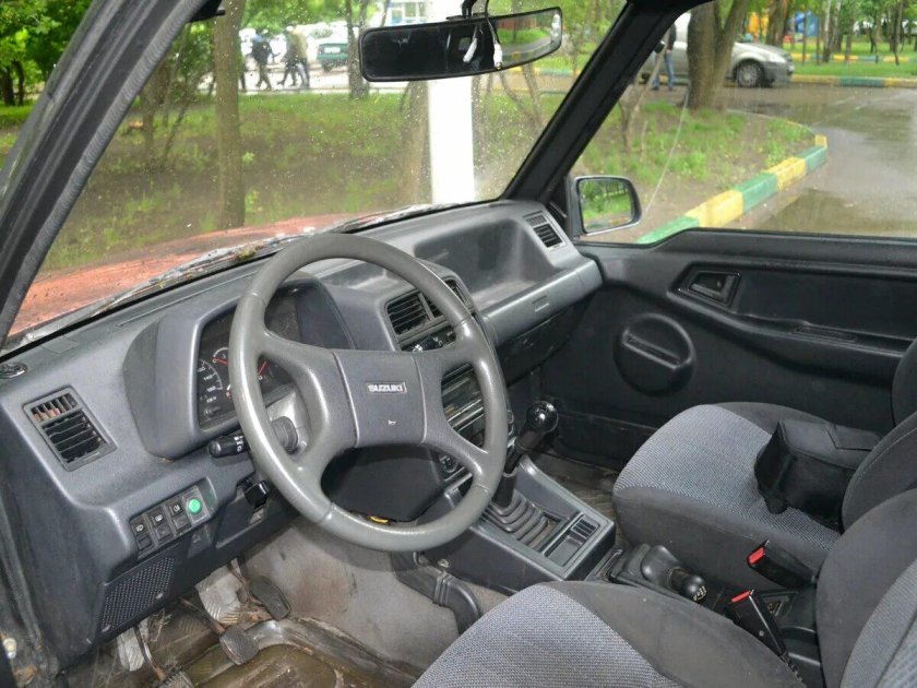 Suzuki Vitara 1993 салон