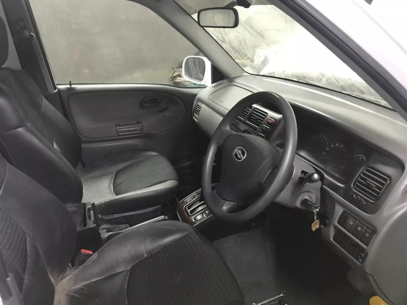 Suzuki Grand Vitara 2000 салон