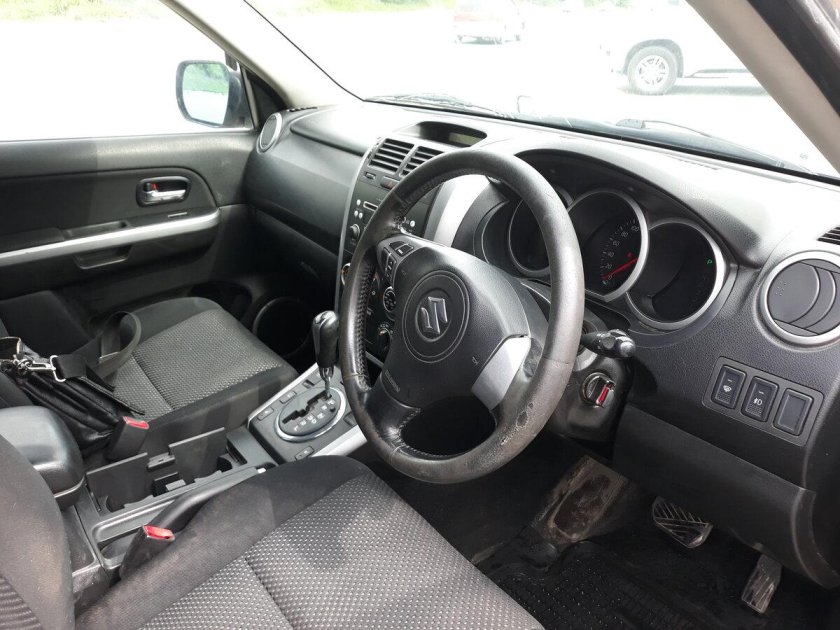 Suzuki Escudo 2003 салон