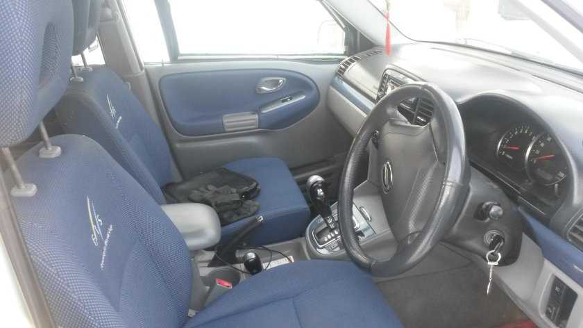 Suzuki Escudo салон