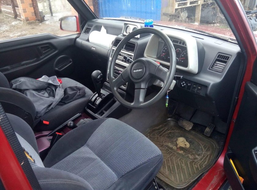 Suzuki Escudo 1998 салон