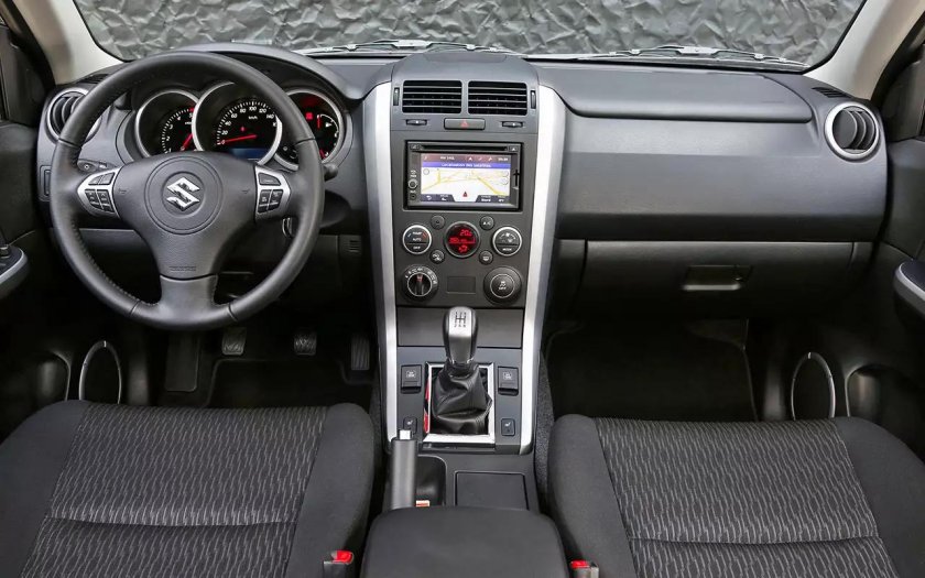 Suzuki Grand Vitara 2 салон