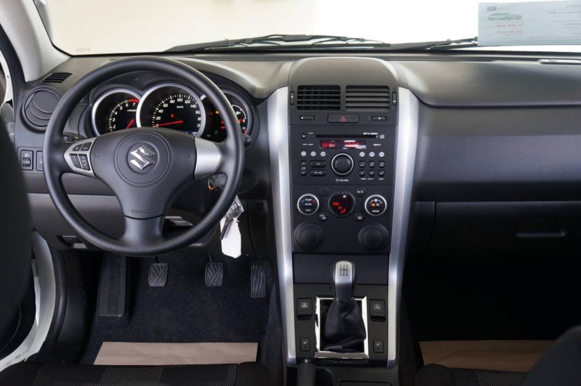 Grand Vitara 2008 салон
