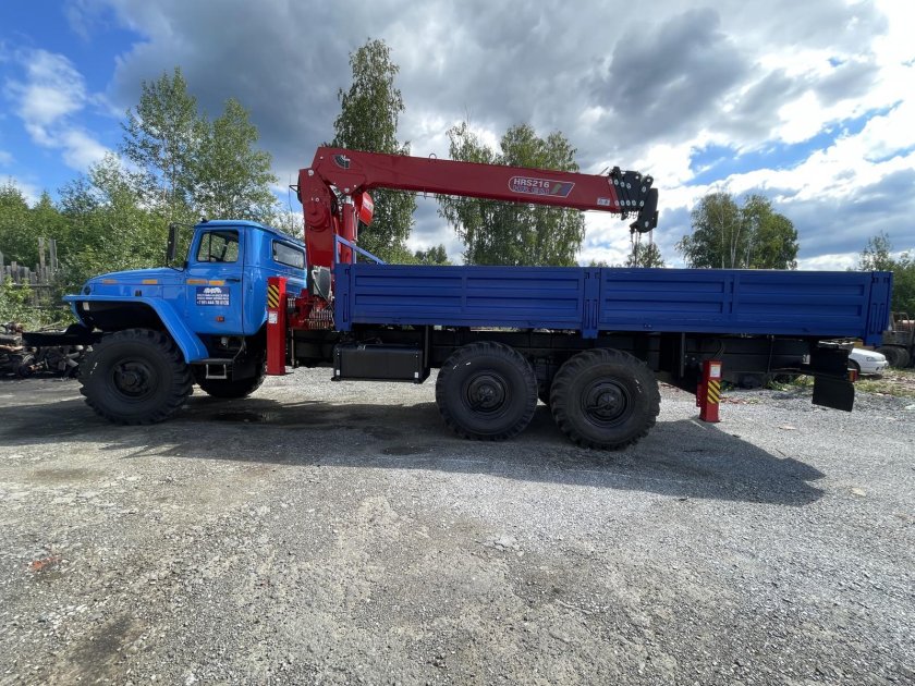 Бортовой урал