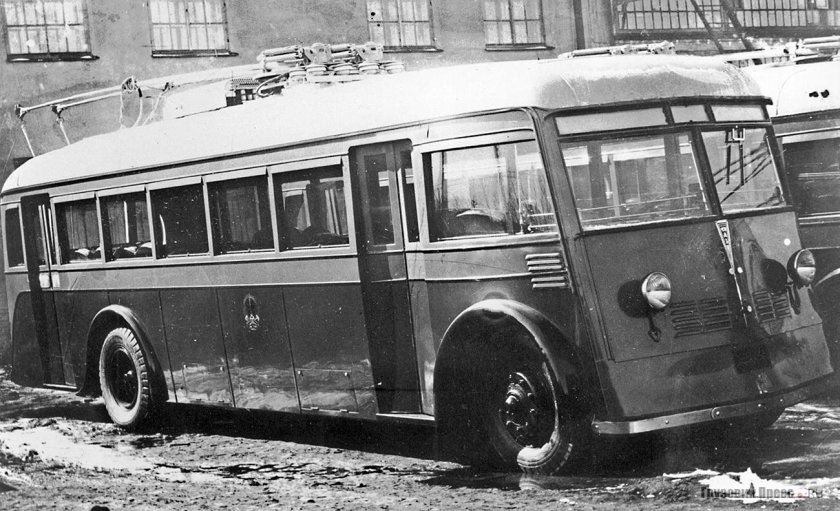 ЯТБ-1 троллейбус