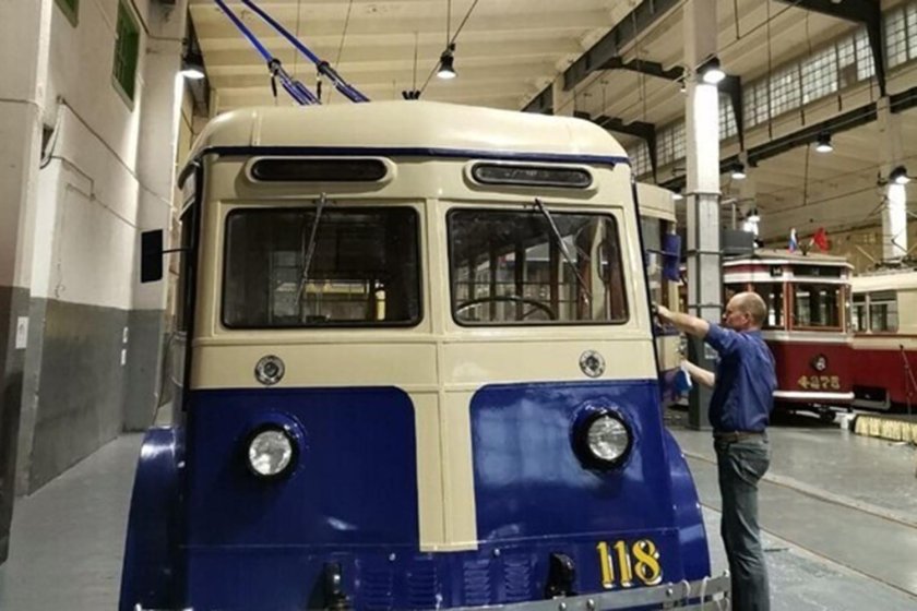 ЯТБ-3 троллейбус