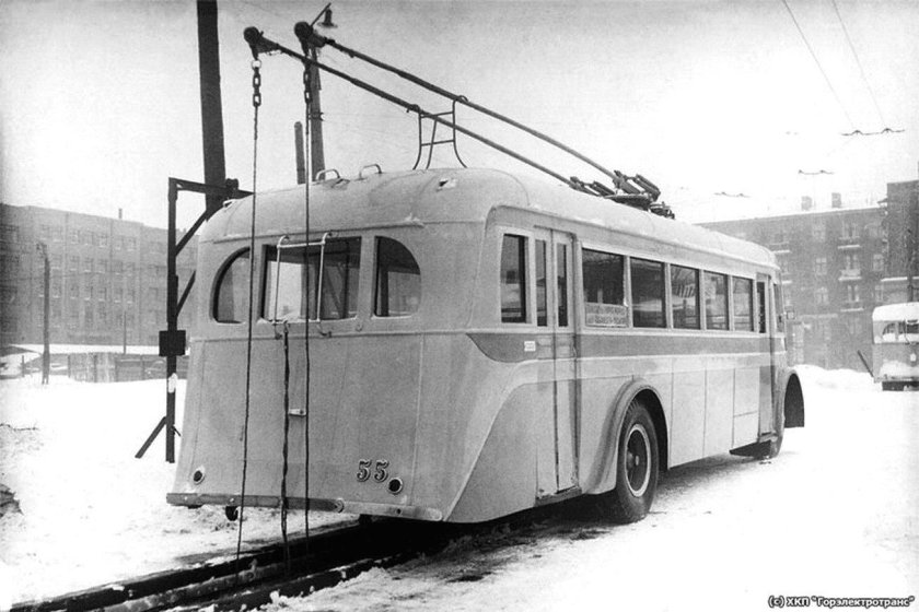 ЯТБ-4 троллейбус