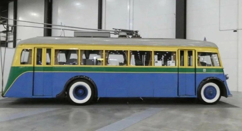 ЯТБ-1 троллейбус
