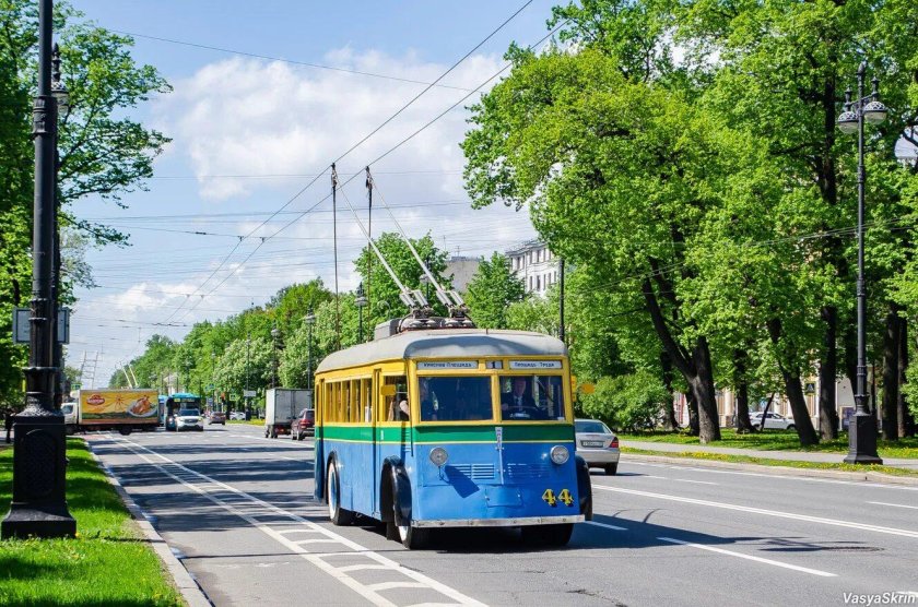 Троллейбус ЯТБ