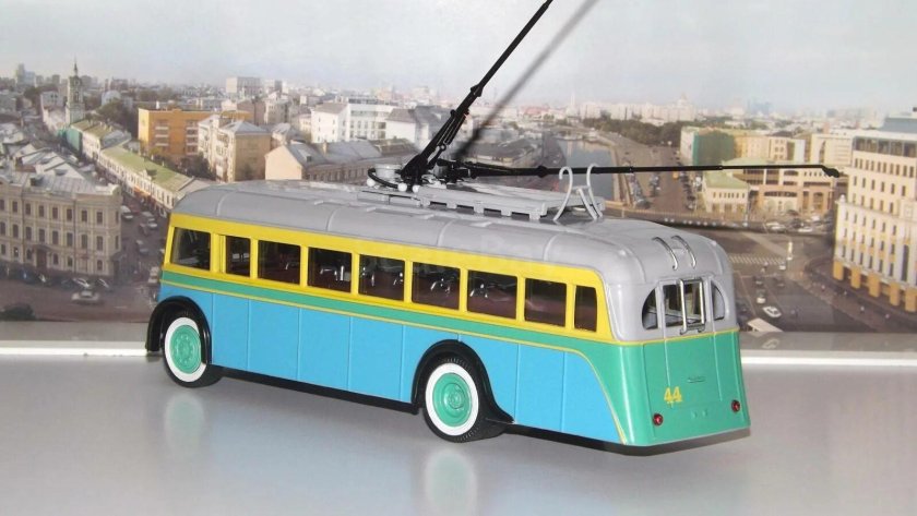 ЯТБ-1 троллейбус