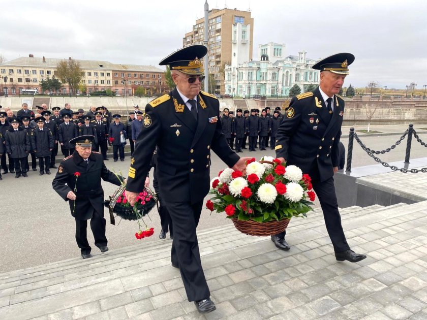 Показать открытки на тему русские моряки отмечают Пасху