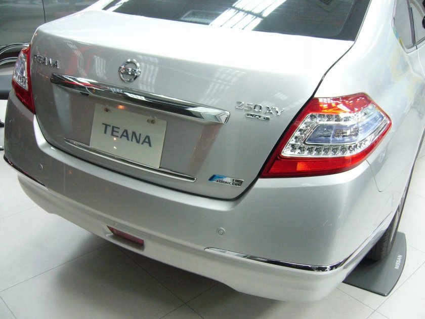 Nissan Teana j32