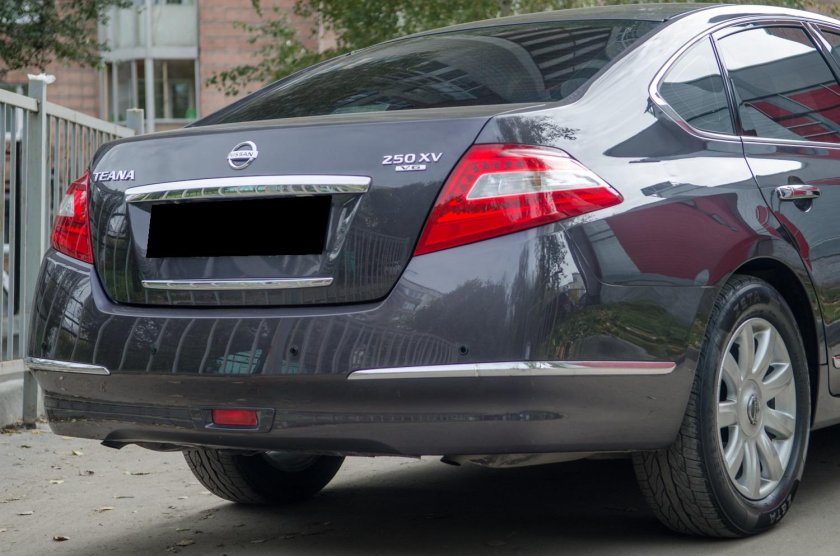 Ниссан Теана серый