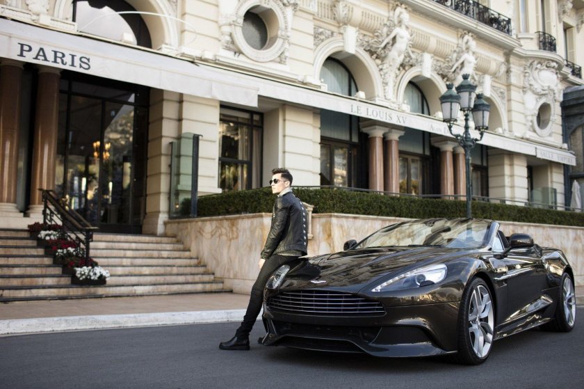 Астон Мартин в Лондоне