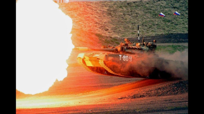 Выстрел танка в прыжке