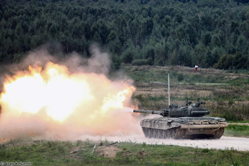 Танк т72 в бою