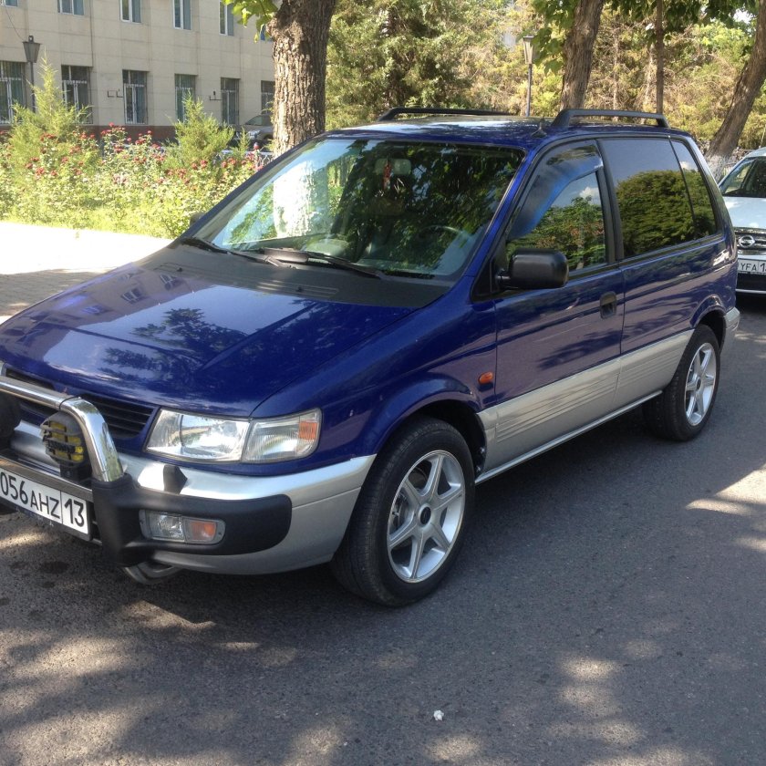 Митсубиси Спейс раннер