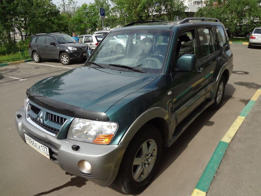 Mitsubishi pajero 2004