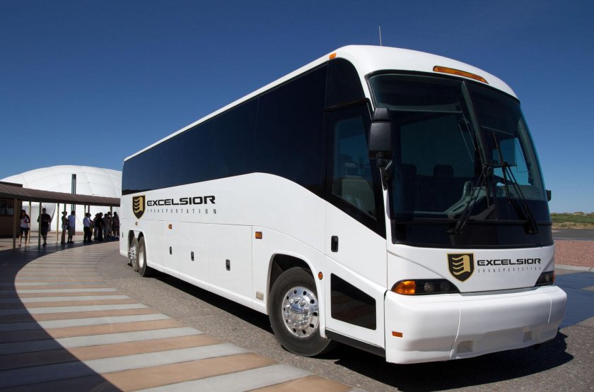 Белый автобус