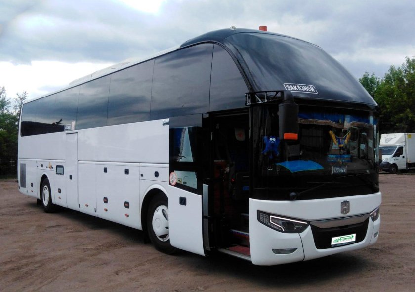 Ютонг автобус