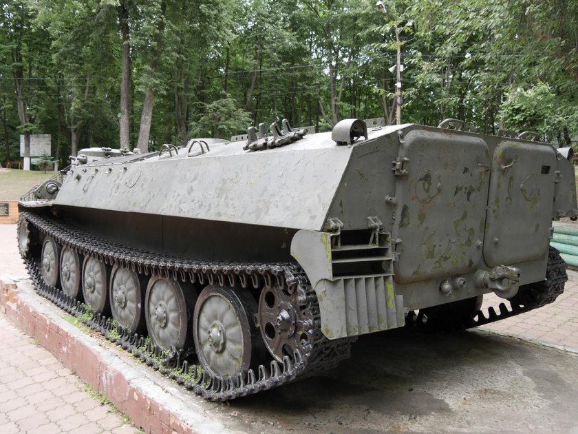 Военный тягач МТ - ЛБ.