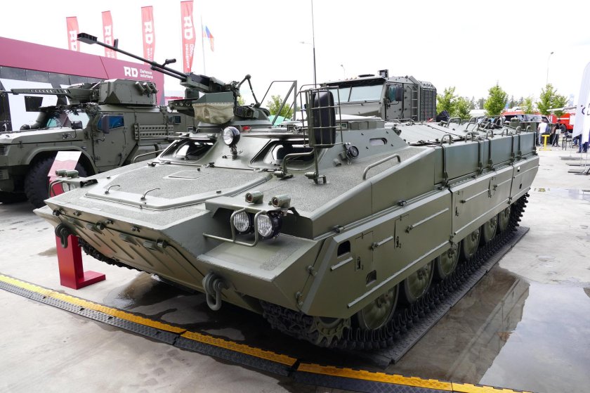 Транспортер-тягач МТ-ЛБ ВМК