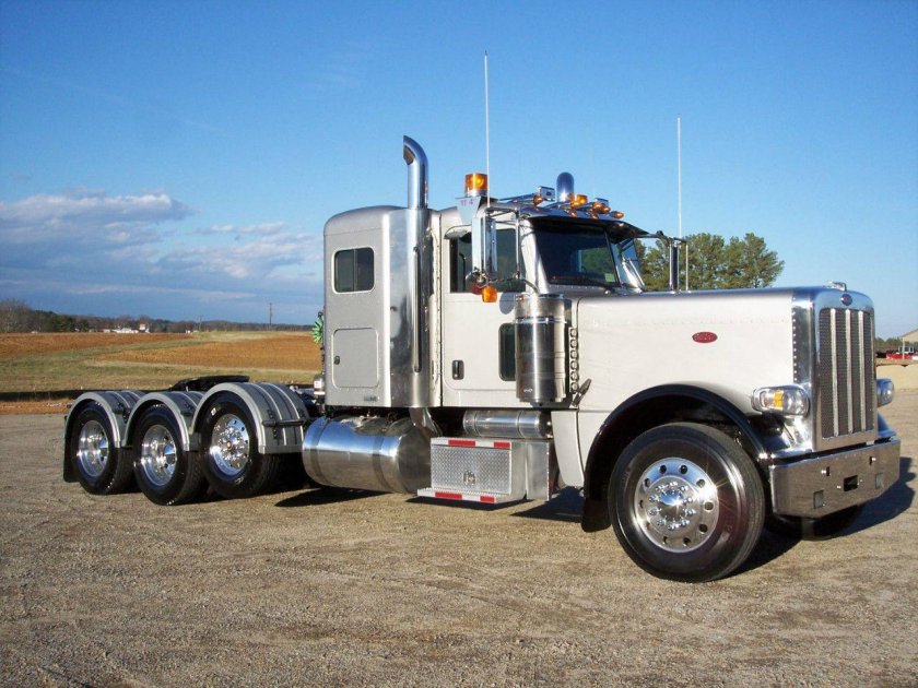 Peterbilt 389 2010