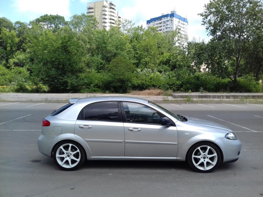 Шевроле Лачетти хэтчбек на 17 дисках