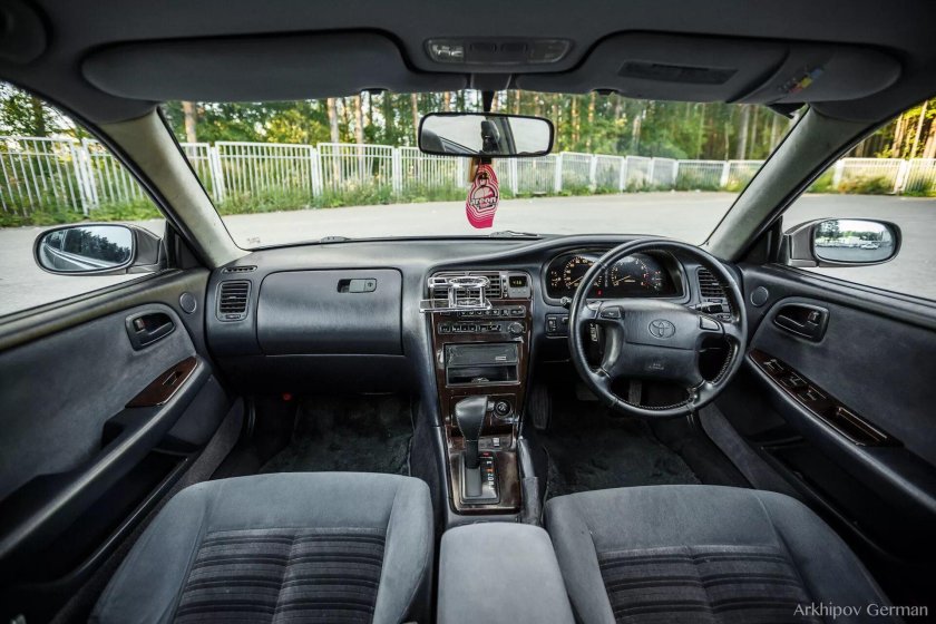 Toyota Mark 2 90 салон