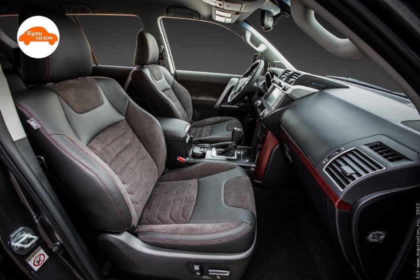 Toyota Prius Alpha салон