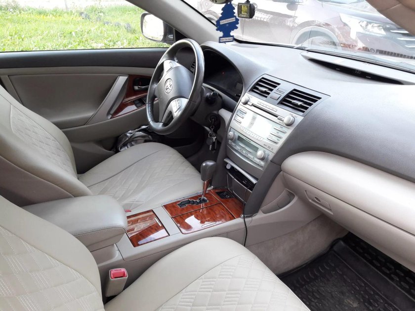 Камри 40 белый салон