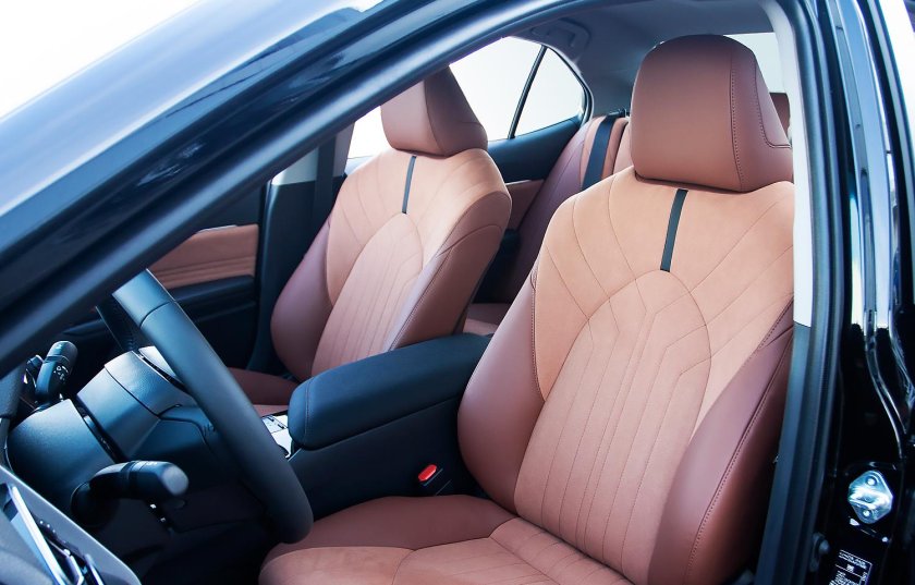 Кожаный салон Тойота Камри 70