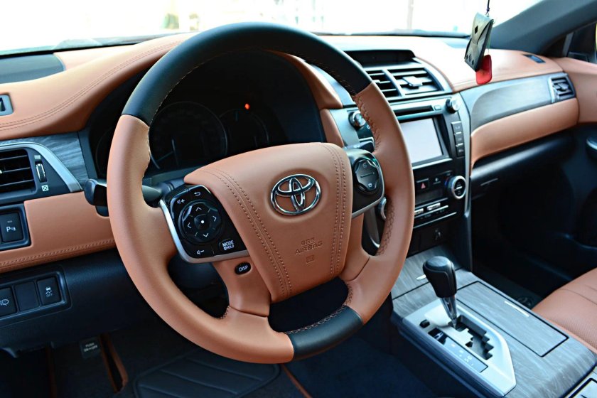 Камри 55 рыжий салон