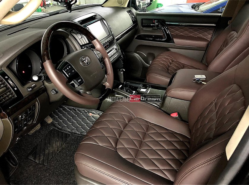 Тойота ленд Крузер 200 перешитый салон