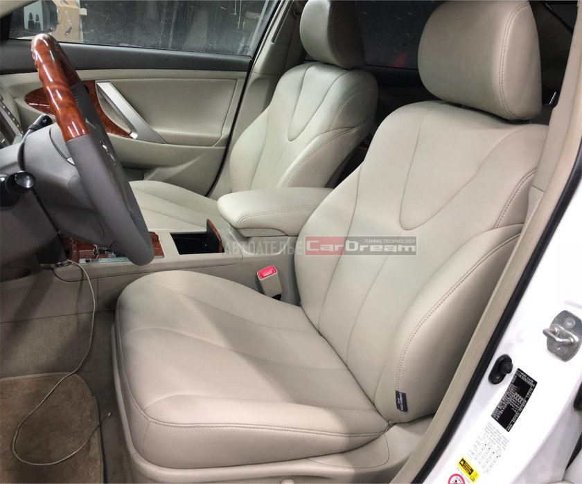 Тойота Камри 40 светлый салон