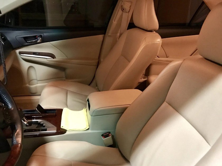 Камри 55 бежевый салон