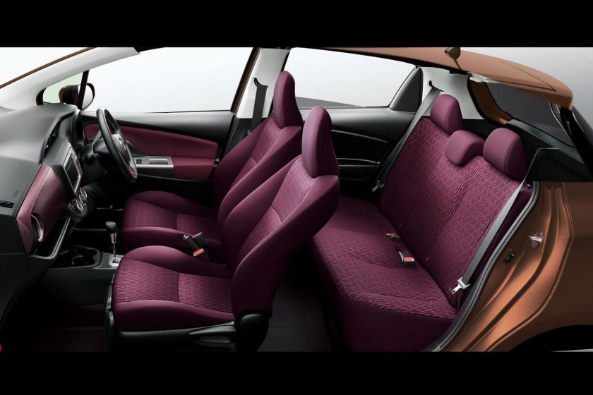 Toyota Vitz 2016 салон
