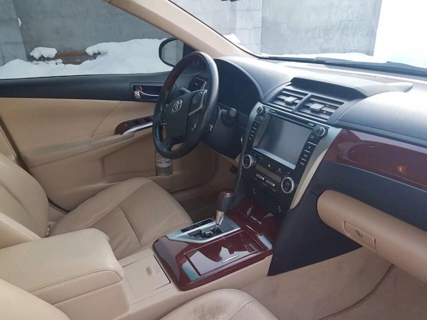 Toyota Camry 2022 салон