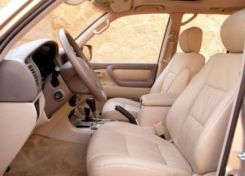 Ленд Крузер 100 бежевый салон