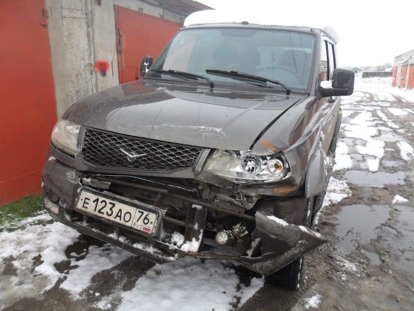 Разбитый УАЗ Патриот пикап