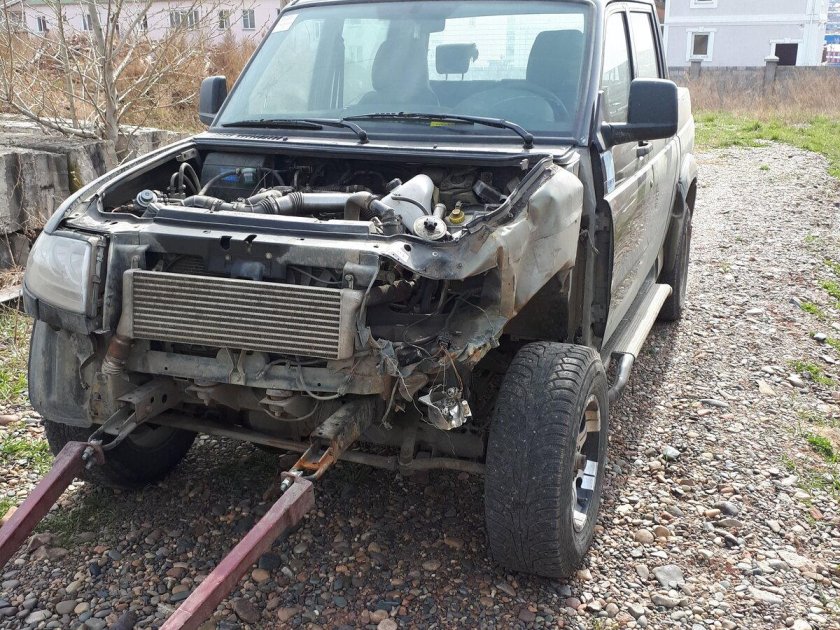 УАЗ пикап битый