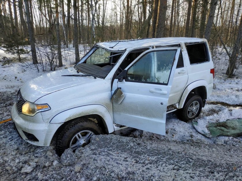 УАЗ Патриот белый