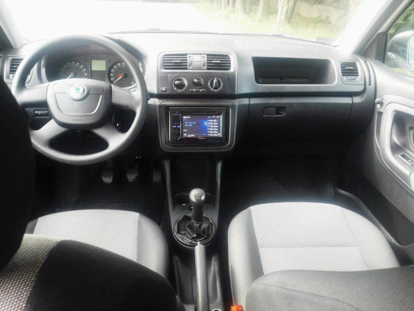 Skoda Fabia mk2 салон